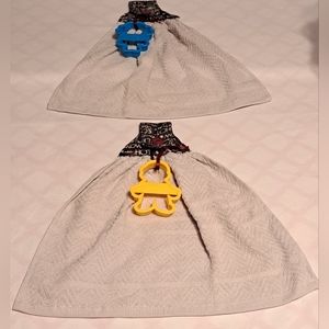 Wilton Kitchen Hand Towels & Cookie Cutters NEW!😍